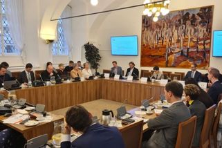 krajskelisty.cz/praha/32518-smlouva-s-vatikanem-prinos-nebo-riziko-aneb-kdo-si-to-vezme-na-triko-hodne-neprijemne-cteni.htm