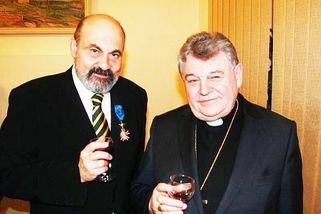 Vzdát hold a „kopnout si“: Zeman se po Dukově smrti navezl do kněží - Médium.cz