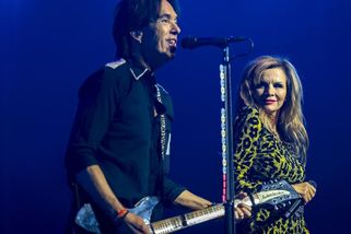 RECENZE: Holka modrooká teď sedává s Roxette. A jejími obavami probleskují světlé chvíle - Novinky