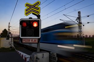 V Neratovicích vykolejil vlak, provoz stojí - Seznam Zprávy