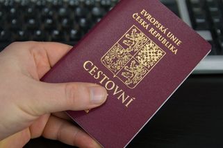 Češi mají z ekonomicky vyspělých zemí nejlevnější pasy - Novinky