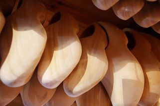 Dopadli jak sedláci u Chlumce, zmatený jak lesní včela a zírá jak péro z gauče. Nejbarevnější české hlášky