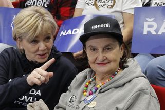 Eva Holubová řekla o Babišovi hroznou historku