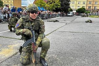 Chtějí chránit rodinu, nesedět na gauči. Aktivní zálohy si zacvičí v Zahrádkách