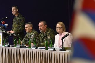 Černochová před veliteli: Ukrajina není jediný cíl Ruska - Novinky