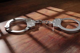 Policie obvinila muže ze znásilnění a vraždy cizinky v Jaroměři - Novinky