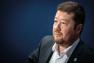 11 měsíců do voleb: Okamura se má omluvit Marku Wo...