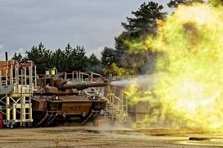 Putinovy tanky stojí na hranicích. NATO mohutně modernizuje své tankové síly