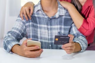 Manželé věřili, že zbohatnou. Investováním do kryptoměny přišli o dva miliony - Novinky