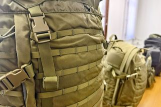 Čínské batohy pro české vojáky uvízly v Rusku. Dodá je firma, která vyrábí kompostéry - Novinky