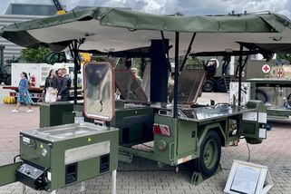 „Je to drahé, ale co máme dělat?“ říká Černochová k nákupům armádních kuchyní - Seznam Zprávy