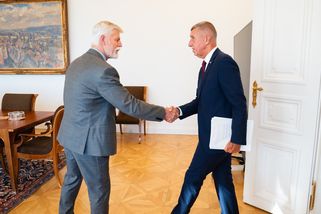 Prezident na klíčovém rozcestí. Pro Babiše má jasnou podmínku, než ztratí vliv