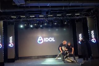 Nejvíc ruský robot světa. Z trapasu v Moskvě je hit, dokonalá katastrofa, zní reakce