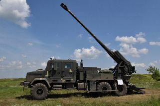 Ruská kolona se snažila projet na frontu. U...