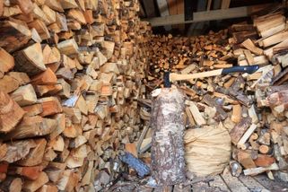 Češi neumí správně topit. Zbytečně kvůli tomu platí tisíce navíc každý rok