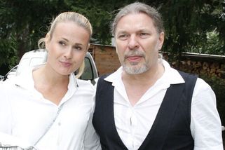 Nejprve prodej domu a teď rozchod. Petra Koláře opustila mladší partnerka Lenka, ale zpěvák nepláče. Už má totiž novou. Markétu, pochlubil se