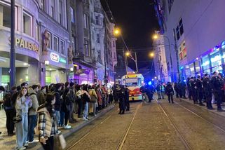Propalestinští aktivisté zastavili tramvajovou dopravu v centru Prahy - Seznam Zprávy