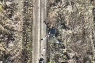 Rusové sestřelili drahý ukrajinský dron dost nezvykle. Sejmutí "bombera" se vyplatila