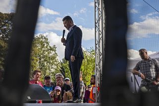 Nevkusné a nebezpečné. Kampaň SPD připomínala nacistickou a komunistickou propagandu, uznal Nejvyšší správní soud