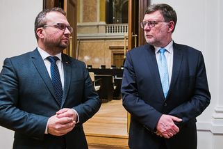 Stanjura se pře s Jurečkou o platy státních zaměstnanců - Novinky