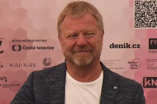 Maroš Kramár přišel o 12 milionů, naletěl investičnímu kolosu. „Je to podvod krytý státem,“ tvrdí herec