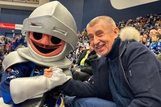 Lídři kandidují v krajích, kde nejsou doma. Voličům se to nelíbí - Novinky