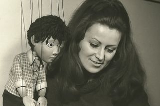 Helena Štáchová: strašlivá nehoda jí vzala obličej a byla hlasem Máničky i Lízy Simpsonové - Médium.cz