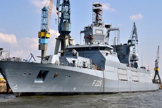 Ruské vojenské letouny přeletěly nad německou fregatou. Nesestřelila je, ale mohla. Jenomže by rozpoutala něco hrozného