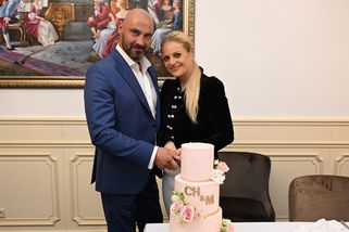 Svatební hostina Charlotte jako u sirotků: Hosty byste spočítali na prstech jedné ruky – eXtra.cz