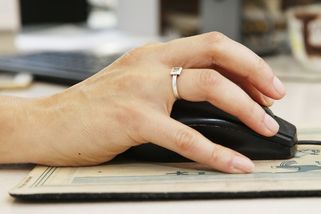 V Česku je zablokováno bezmála 400 internetových domén - Novinky