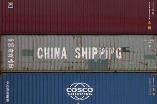 Trump trestá Čínu. Zvýšil cla na 104 procenta - Novinky