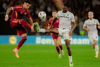 Ženská kecá do fotbalu: Plzeň pod Hyským jela v Římě bomby, Šádek bez trika baví internet - Médium.cz