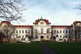 Nevrátí se 16 pacientů ročně. Nebezpeční nejsou, říká bývalý primář Bohnic - Seznam Zprávy