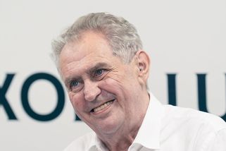 Zeman v nemocnici podstoupil zákrok týkající se zažívacího traktu - Novinky