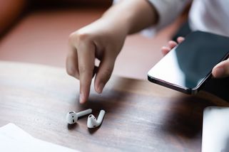 OSA chce vymáhat poplatky za všechny chytré telefony, i několik let nazpět - Novinky