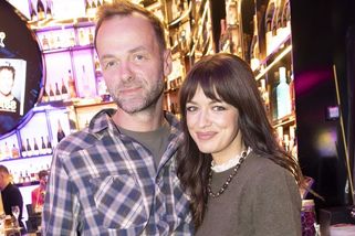 Lukáš Langmajer popřál Jitce Boho k narozeninám hodně velkolepě. Došlo i na svlékání - Super.cz