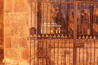 Z kasičky na milodary v Plzni vzal 14 korun. Hrozí mu až tři roky - Novinky