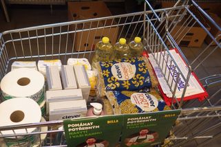 Rekordní potravinová sbírka. Vybralo se nejvíce zboží za 12 let - Seznam Zprávy