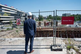 Z citlivé opravy drtivá demolice. Úřad zakázal další práce na Libeňském mostě - Seznam Zprávy