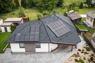 Koupili zahradu sousedů a postavili si na ní dům. Stavební povolení měli do tří měsíců - Novinky