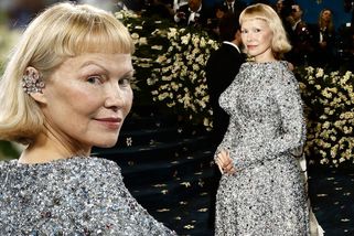 Pamela Anderson na Met Gala jako selka s šíleným účesem. Podle lidí by si její stylista zasloužil padáka!