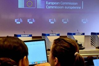 Italského novináře stála otázka na Evropskou komisi místo. Týkala se obnovy Gazy