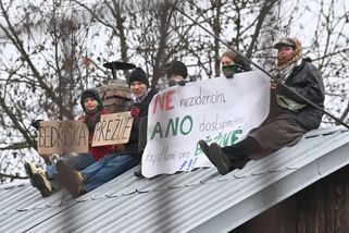 Příznivci ostravské osady Bedřiška protestují proti demolici