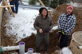 92letý Američan je nejstarším aktivním instalatérem na světě - Novinky