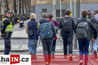 prahain.cz/zivot-ve-meste/vypoved-reditelky-soss-sv-zdislavy-vyustila-ve-studentske-protesty-a-odchody-ucitelu-23769.html