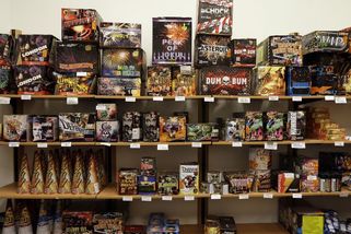 Muže v Rakousku těžce zranila pyrotechnika, kterou podle policie koupil v ČR - Novinky