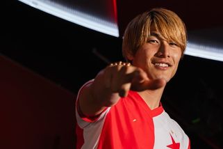 Potvrzeno. Slavia koupila Japonce z Anglie - Sport.cz