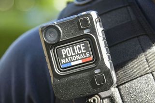 Řidič najel na ostrově Oléron u západního pobřeží Francie do lidí - Novinky