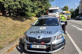 Kamiony v Jihlavě porušují při uzavírce zákaz vjezdu, policie rozdává pokuty - Novinky