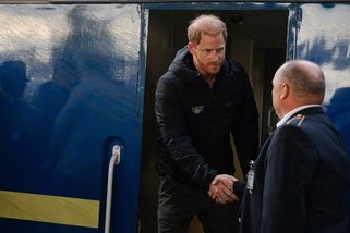 Princ Harry na tajné mírové misi: Odjel vlakem na Ukrajinu a jedná o pomoci